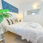 Апартаменты Sanctuary Penthouse By Hello Homes *