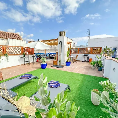 Sanctuary Penthouse By Hello Homes *