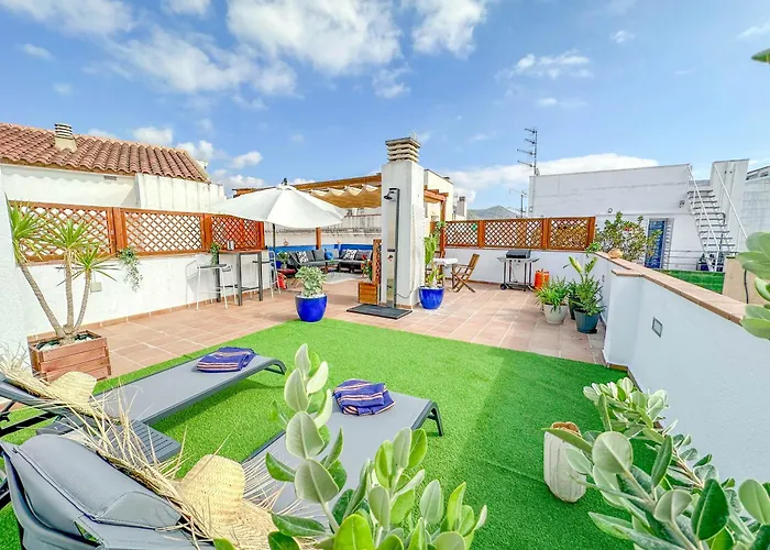 Sanctuary Penthouse By Hello Homes *